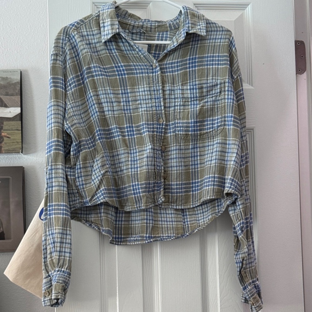 American Eagle Outfitters Blue and Tan Plaid Shirt